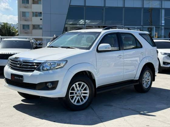 TOYOTA HILUX SW4 2.7 SR 7 LUGARES 4X2 16V FLEX 4P AUTOMÁTICO
